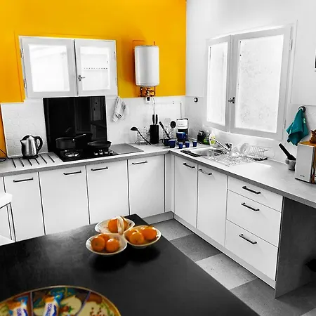 Le Cherche Midi D'hotes Avec Cuisine Equipee Grand Jardin Parking Securise Gratuit