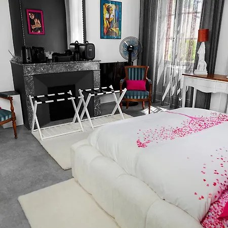 Le Cherche Midi D'hotes Avec Cuisine Equipee Grand Jardin Parking Securise Gratuit